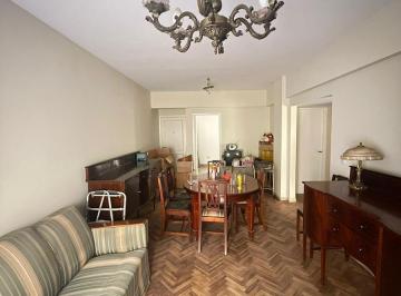 Departamento · 72m² · 4 Ambientes · Venta Departamento Muy Amplio 2 Dorm. Pleno Centro