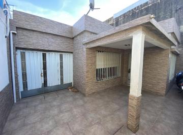 Casa · 100m² · 3 Ambientes · 2 Cocheras · Casa en La Tablada