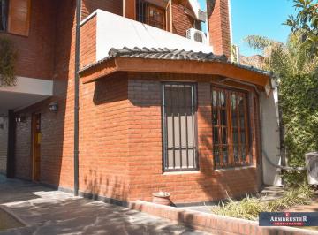 Casa · 120m² · 5 Ambientes · 1 Cochera · Casa - Adrogue