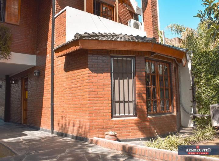Casa · 120m² · 5 Ambientes · 1 Cochera