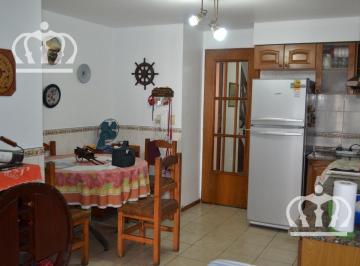 PH · 138m² · 4 Ambientes · 1 Cochera · Venta - Casa - 4 Ambientes - Cochera - 3 Platas - Lanús Este