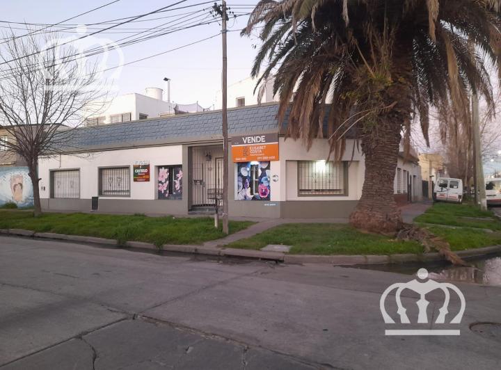 Casa · 140m² · 5 Ambientes