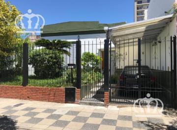 Casa · 185m² · 4 Ambientes · 1 Cochera · Venta - Casa - 4 Ambientes - Cochera - Fondo - Quincho - Lanús Este
