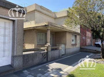 Casa · 90m² · 3 Ambientes · 1 Cochera · Venta - Casa - 3 Ambientes - Cochera - Nuevo Precio - Lanús Este