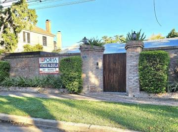 Casa · 163m² · 4 Ambientes · 2 Cocheras · Casa 3 Dorm. con Cochera, Jardín y Pileta - Fisherton, Rosario