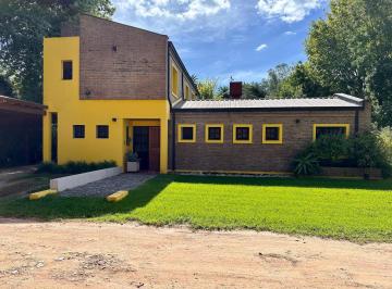 Casa · 150m² · 5 Ambientes · 2 Cocheras · Casa en Venta 4 Ambientes con Garage en Rincon de Maschwitz, Escobar