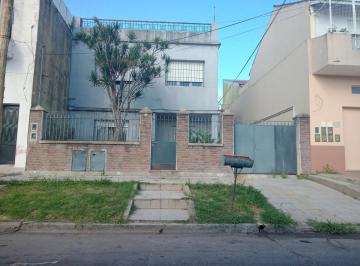 Casa · 100m² · 6 Ambientes · 1 Cochera · Casa - Villa Bosch