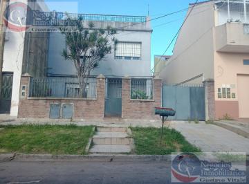 Casa · 100m² · 6 Ambientes · 1 Cochera · Casa - Villa Bosch