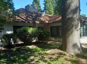 Quinta vacacional · 250m² · 4 Ambientes · 2 Cocheras · Venta Casa Quinta en Moreno Centro