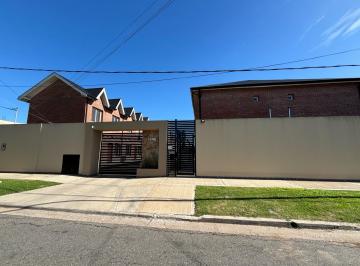 Casa de 3 ambientes, Esteban Echeverría · Duplex - Luis Guillon