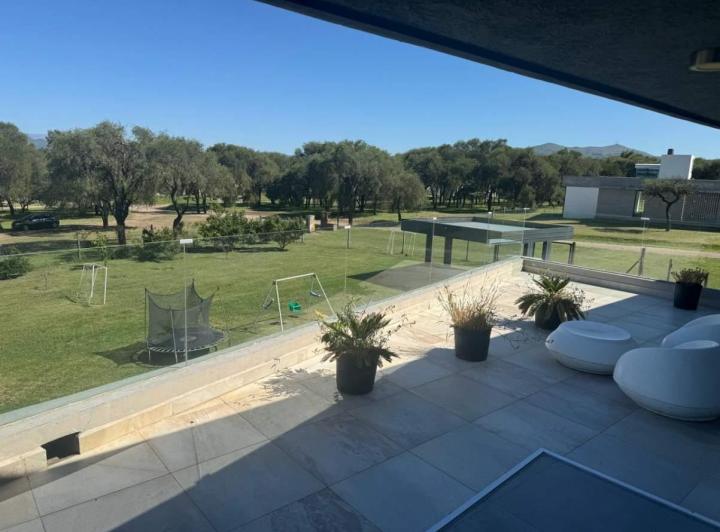 Casa · 570m² · 13 Ambientes