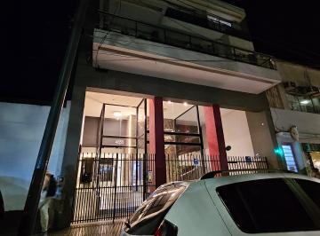Departamento de 2 ambientes, Parque Centenario · Av Diaz Velez 4600 Luminoso 2 Amb con Cochera Reservado