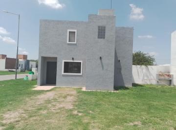 Casa · 10m² · 5 Ambientes · 1 Cochera · Duplex 2 Dorm. - San Ignacio Village de Manantiales