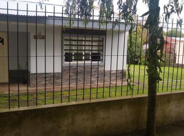 Casa · 80m² · 3 Ambientes · 2 Cocheras · Casa en Venta - 2 Dorm. 1 Baño - Cocheras - 80 m² - Los Hornos, La Plata