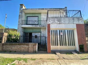 Casa · 175m² · 7 Ambientes · 1 Cochera · Casa 3 Dorm. en Barrio Belgrano