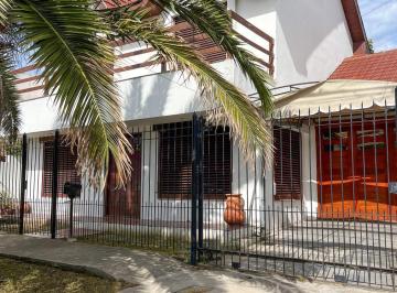 Casa · 168m² · 5 Ambientes · 1 Cochera · Casa en Punta Mogotes