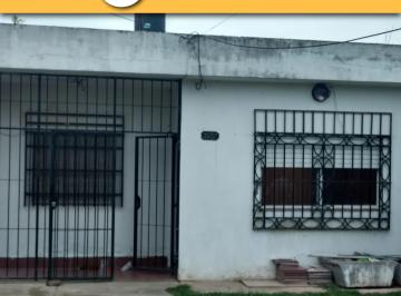 Casa de 4 ambientes, Rosario · Casa en Alquiler | Centeno Al 3900