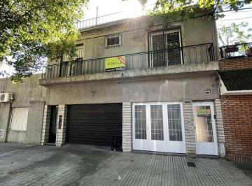 PH · 121m² · 5 Ambientes · 1 Cochera · Casa en Planta Alta con Cochera y Terraza con Parrillero - Dos Dorm. - Rosario