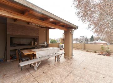 PH · 121m² · 5 Ambientes · 1 Cochera · Casa en Planta Alta con Cochera y Terraza con Parrillero - Dos Dorm. - Rosario