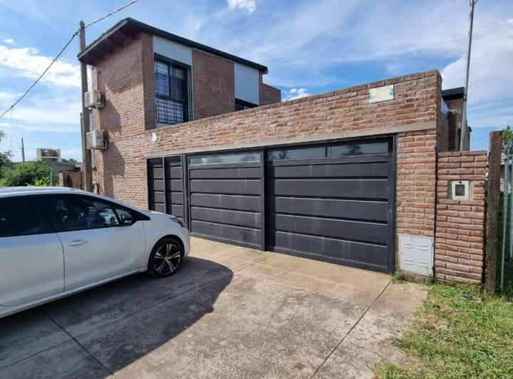 Casa · 125m² · 5 Ambientes · 2 Cocheras