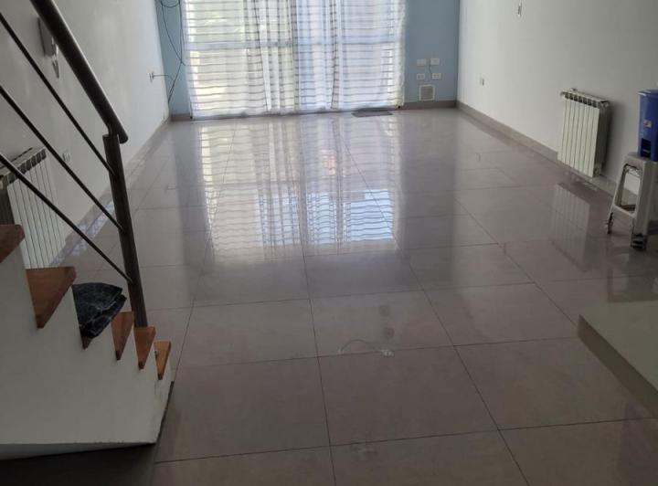 Casa · 160m² · 6 Ambientes · 1 Cochera