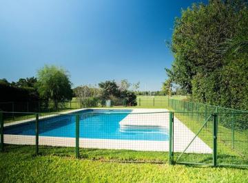 Casa de 5 ambientes, Cañuelas · Hermosa Casa en Venta y Alquiler. Espectacular Fondo Libre. Club de Campo La Martona