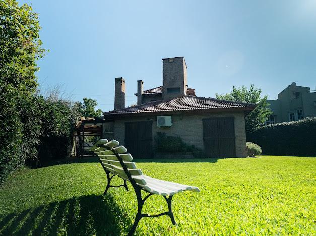 Casa · 1m² · 5 Ambientes · 1 Cochera