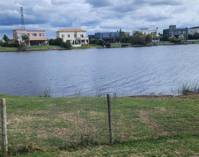Terreno · 828m²