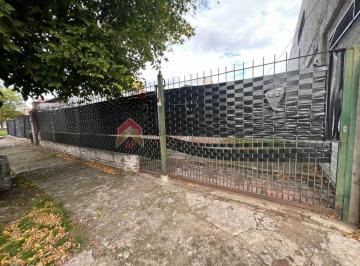 Casa · 50m² · 3 Ambientes · 1 Cochera · Casa 3 Amb con Amplio Parque Al Frente, Ubicada en Gonzalez Chavez 1061, Temperley