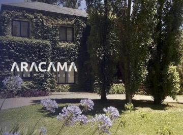Casa · 250m² · 4 Ambientes · Casa en Venta en Saint Thomas Norte - Canning