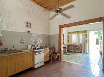Casa · 178m² · 5 Ambientes · 1 Cochera · Casa en Venta en Avellaneda Multifamiliar