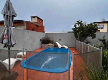 Casa · 300m² · 3 Ambientes · Cf1110 - Casa en Venta Z/ Itaembé Guazú