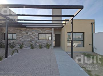 Casa · 75m² · 4 Ambientes · 1 Cochera · Venta Duplex de 2 Dorm.! San Ignacio Village. Excelente Inversion!