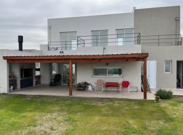 Casa · 160m² · 4 Ambientes · Casa en Santa Isabel, Maschwitz
