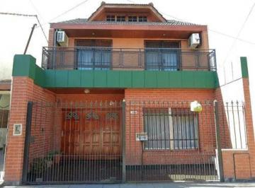 Casa · 156m² · 4 Ambientes · 1 Cochera · Casa en Venta - 3 Dorm. 2 Baños 1 Cochera - 206 m² - Jose León Suarez
