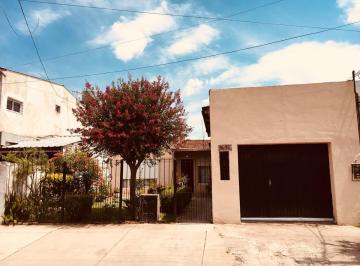 Casa · 120m² · 3 Ambientes · 1 Cochera · Casa con Patio en Venta Ituzaingó