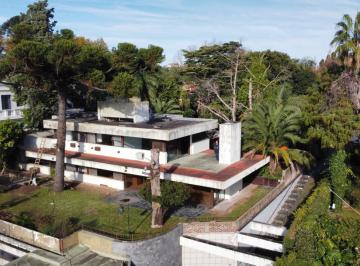 Casa · 464m² · 6 Dormitorios · 2 Cocheras · Casa en Exclusivo Sector Sobre Las Barrancas de San Isidro. Libertador Al Rio