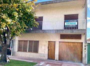 Casa de 7 ambientes, Avellaneda · Venta Casa Para Dos Familias con Garage Wilde Centro Multiples Usos