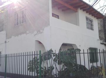 Casa · 200m² · 7 Ambientes · 2 Cocheras · Casa en Venta - 6 Dorm. 3 Baños - Cochera - 300 m² - El Palomar