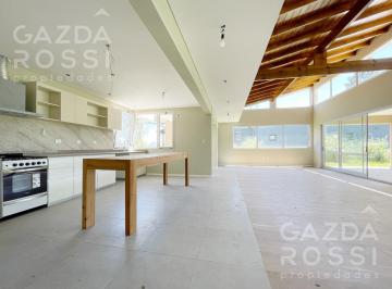 Casa · 170m² · 4 Ambientes · Casa con Pileta a Estrenar en Lomas Athletic Club Ezeiza