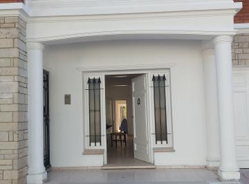 Casa de 8 ambientes, General Gutiérrez · Alquiler Casa