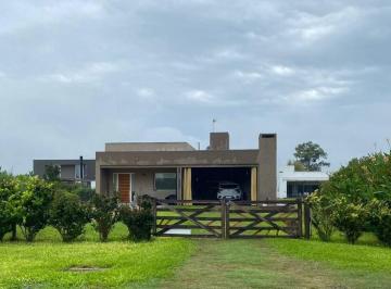 Casa · 146m² · 6 Ambientes · 1 Cochera · Casa en Country en Aires del Llano