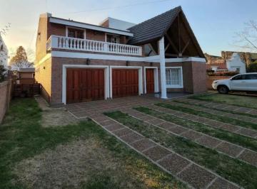 Casa · 379m² · 4 Dormitorios · 2 Cocheras · Casa en Venta Costa Azul Villa Carlos Paz