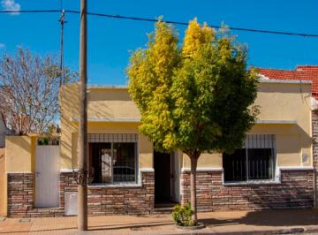 Casa · 103m² · 5 Ambientes · Casa en Venta - 3 Dorm. 1 Baño - Cochera - 175 m² - Olavarría