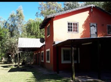 Casa · 241m² · 5 Ambientes · 2 Cocheras · Casa en Venta - 2 Dorm. 3 Baños - Cochera - La Capilla, Florencio Varela