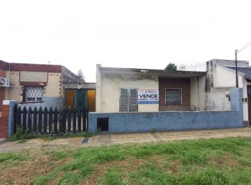 Casa · 50m² · 3 Ambientes · Casa en a Reciclar Ideal Constructores