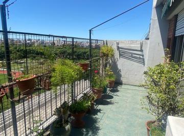 Departamento de 3 ambientes, Parque Chacabuco · 3 Ambientes Al Frente con Balcon Terraza - Todo Luz y Sol!