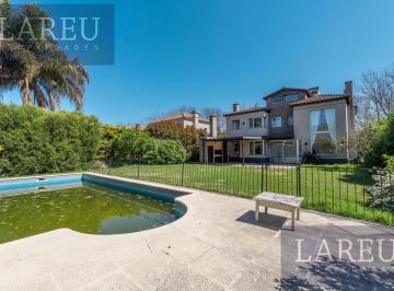 Casa · 240m² · 4 Ambientes · 2 Cocheras · Casa en Venta con Renta - Barrio Privado Los Tacos