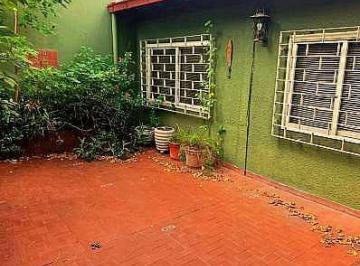 Casa de 4 ambientes, Versalles · Casa Lote Propio - Venta Versalles - Apto Crédito