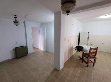 Casa · 100m² · 3 Ambientes · 1 Cochera · Casa en Venta - 2 Dorm. 1 Baño - Cochera - 176 m² - Monte Grande. Esteban Echeverria